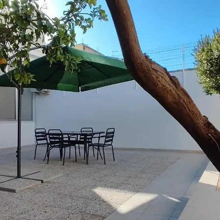 Casa Con Giardino Holiday home